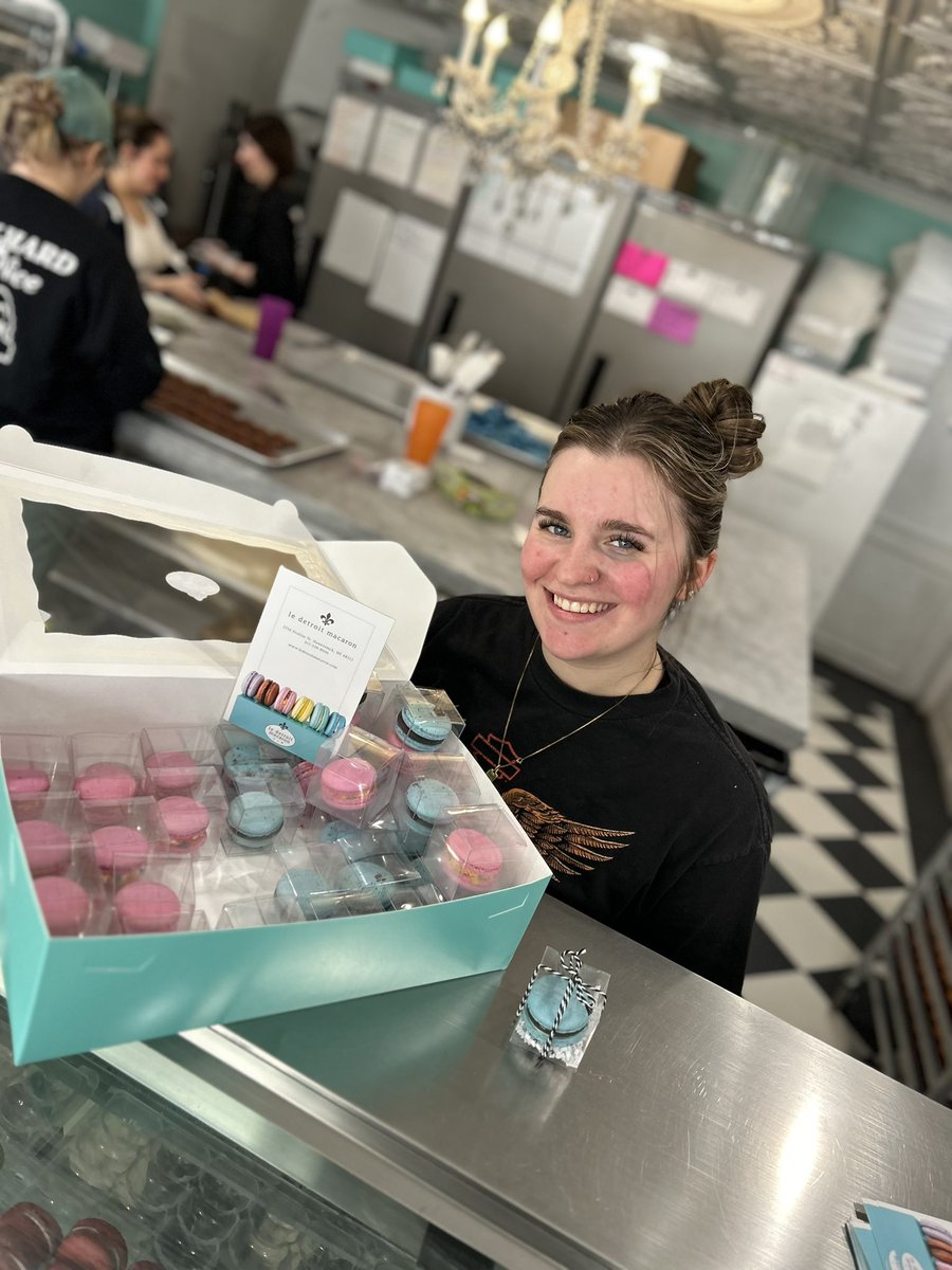 PureDetroit313's tweet photo. Thank-you @ledetroitmacaron. #Borninthe313 gift box assembly. https://t.co/oeoNoBCBO6