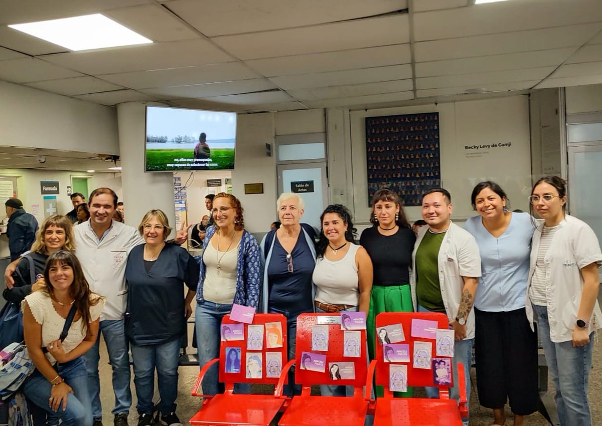 linea102's tweet photo. ☎️La @linea102pba participó de la actividad "La salud como derecho"  en el @hospitalrossilp 💜💚

✅En coordinación con la Línea 144, el Programa provincial formó parte de estas capacitaciones de concientización e informativas.

#8M https://t.co/c41I4kLM5X