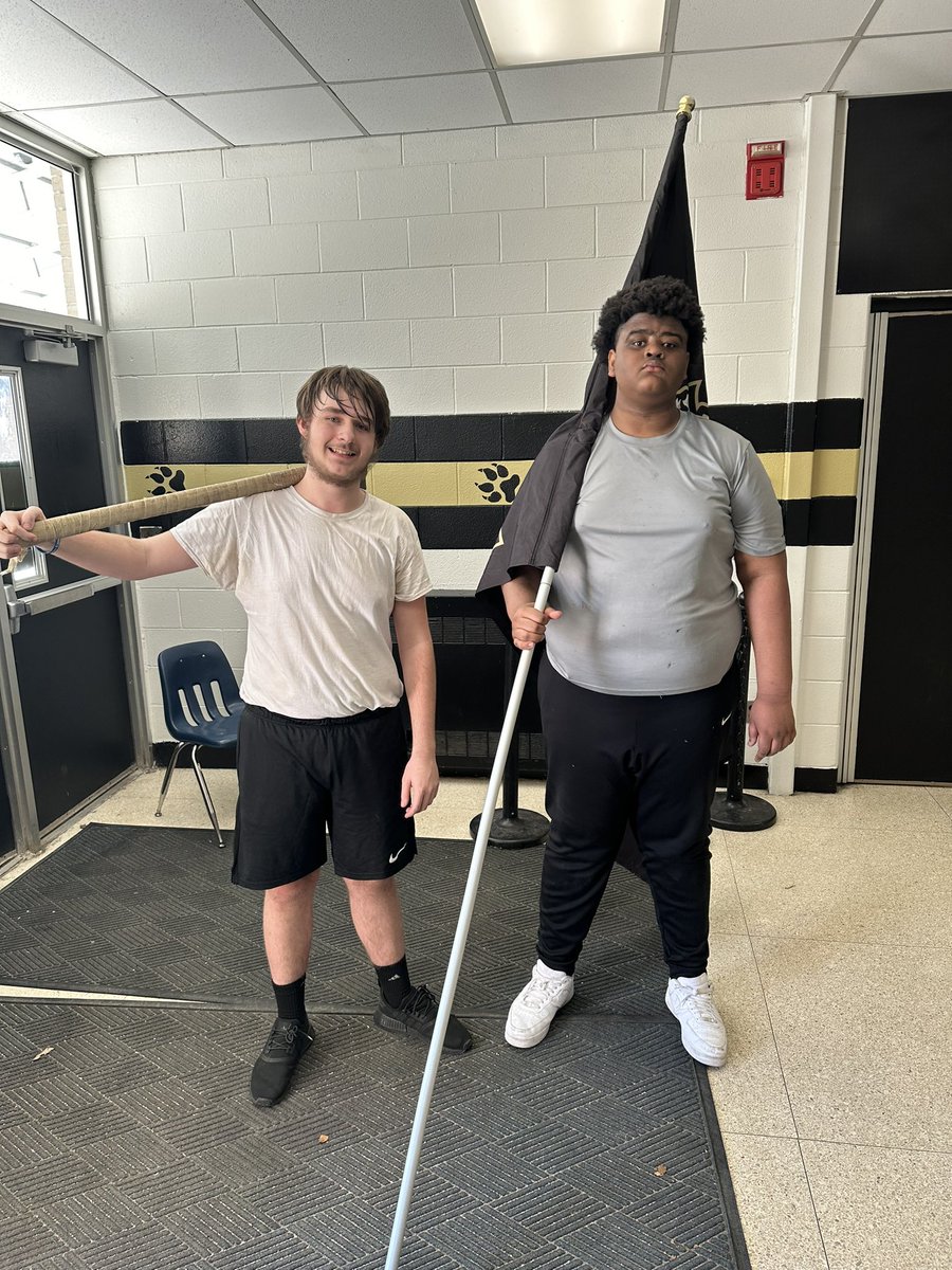 🚨Lifters of the Day for March 11🚨

2026 Jeremiah Williams
OL/DT 
6’5 320

2027 Jason Lowe
OL/DL
6’0 210

Both are new to the program and are showing willingness to be developed and pushed. Jason hasn’t missed a day and Jeremiah is hungry to be better everyday. Keep it ⬆️ fellas