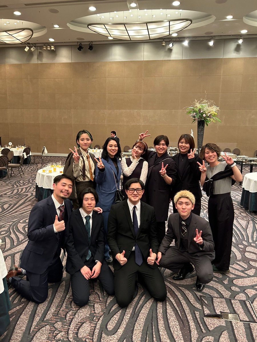 dodge78odk's tweet photo. 花田卒業🌸長い長ーい学生生活もおーわり！！気づいたらまた学生に戻ってるかも🤣この私に鍼打たれたい度胸ある方は申し出てくださーい✋ https://t.co/jrzLrvuRDc