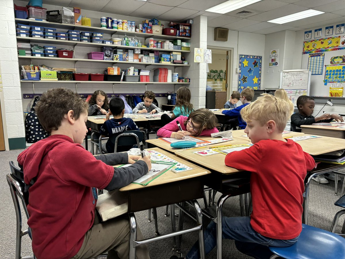 PrassPaxson's tweet image. Teachers observing teachers. Together we recall highly effective moments during instruction that increase student engagement. #SkillfulTeaching @RLGMike @KetteringLearns