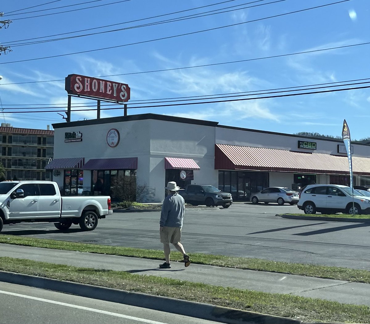 DiggityD78's tweet photo. @HeyHeyItsConrad @tonyschiavone24 @WHWMonday Shoney's is alive-and-well in Knoxville & Pidgeon Forge Tennessee (but no Scott Steiner sightings) #HamCubes #AdFreeShows https://t.co/5I5JCxwhsh