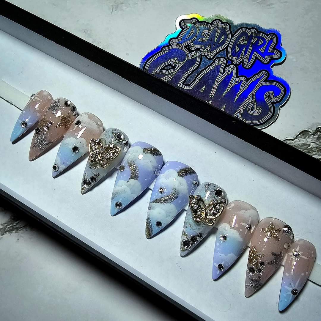 DeadGirlClaws tweet media
