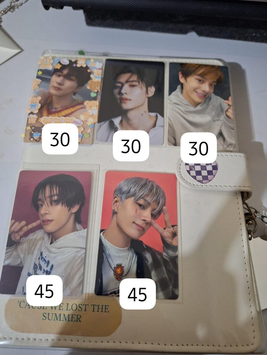 AlanaCollector's tweet photo. VENDO ENHYPEN✨

- imagens na tela (FRETE INCLUSO) 
- mando vídeo no PV

✅Jake, Sunghoon, Jungwon, Jay, Enhypen, venda, troca, photocard, Orange blood. https://t.co/9pU68FvBGf