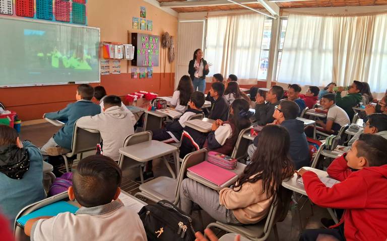ElSoldelCentro_'s tweet photo. 🌿 Invitan a las escuelas de nivel #primaria, secundaria y bachillerato a participar en el programa "Yo #Reciclo" ♻️🏫
Información en #ElSoldelCentro 👉 https://t.co/YntBVCFoI8
📸Cortesía | Ayuntamiento de #Aguascalientes https://t.co/GnvMDforEe