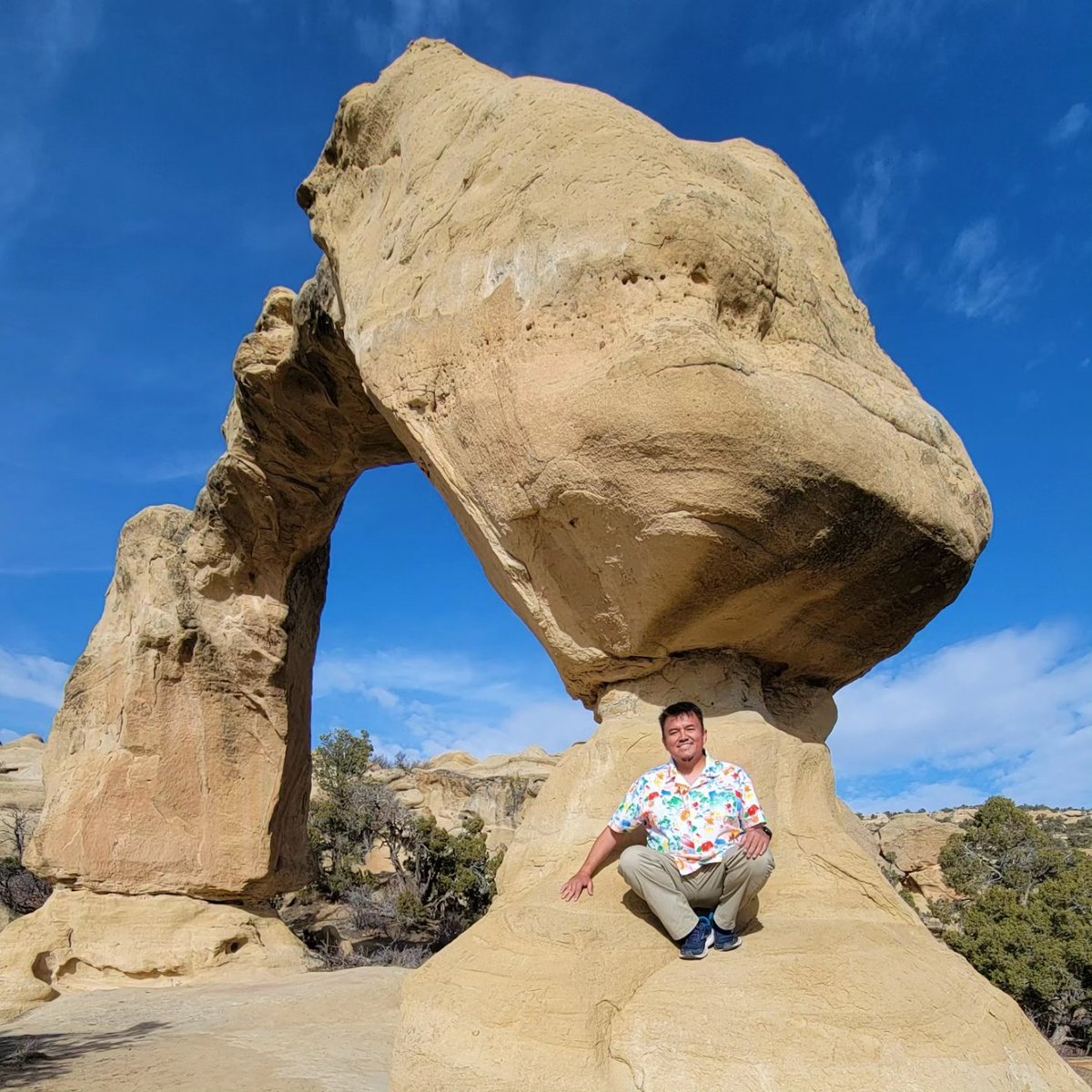 daybreakwarrior's tweet photo. For my sister's #birthday, we did a short #hike to #CoxArch outside of #AztecNM. It was a nice but slightly strenuous hike. We needed to climb two spots, but it wasn't too bad. #HappyBirthday, Tanya!

#NMTrue #NewMexicoTrue #CoxCanyonArch #CanyonArch ##YootóHahoodzo #NewMexico https://t.co/4de2DYs8eb
