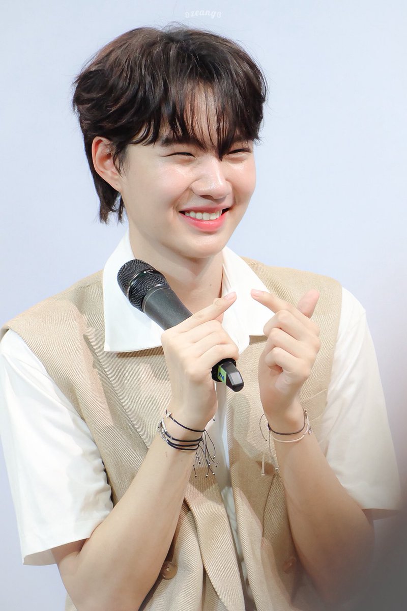 zeang_z's tweet photo. ꒰ 080324 ꒱
เมื่อยัยนุ้งอ้อนคุณเจ้าของแบรนด์🥺
@nampingnapat #nampingster
#RAVIPAxNamping https://t.co/SoZ89Gm61Y