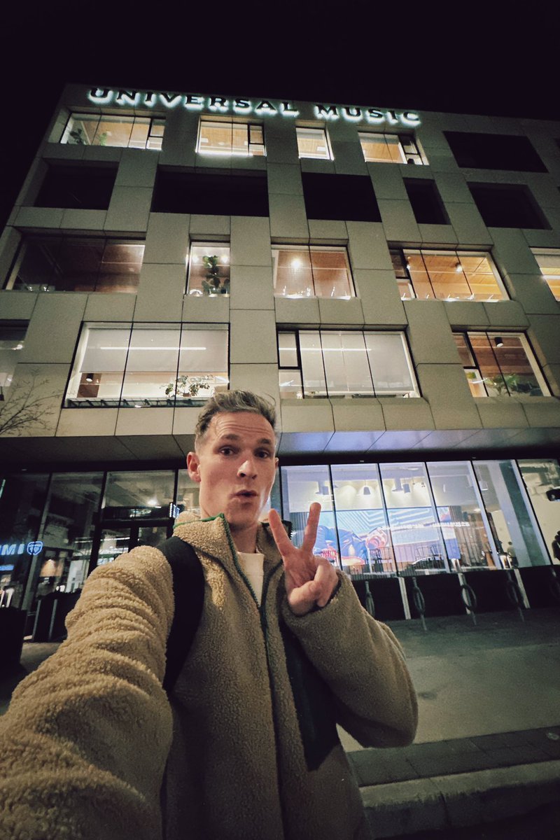 VERY excited to be joining the team at Universal Music Canada as promotions manager for BC. Looking forward to learning, growing, and helping a ton of great artists alongside a passionate group of fellow music lovers. Hit me up for Taylor Swift guestlist! (Jkjkjkjk)
