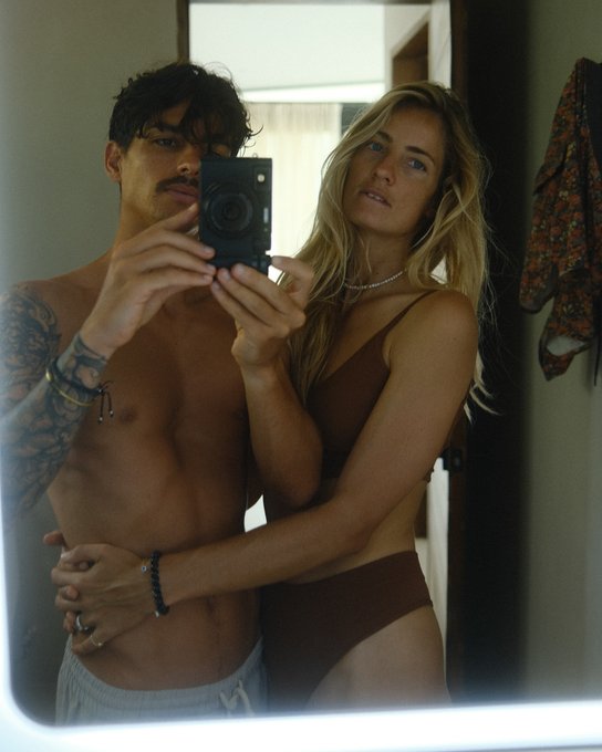 A two part story https://t.co/Gj6ENbQsKQ