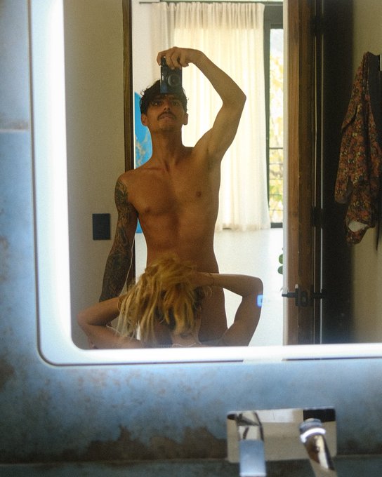 A two part story https://t.co/Gj6ENbQsKQ