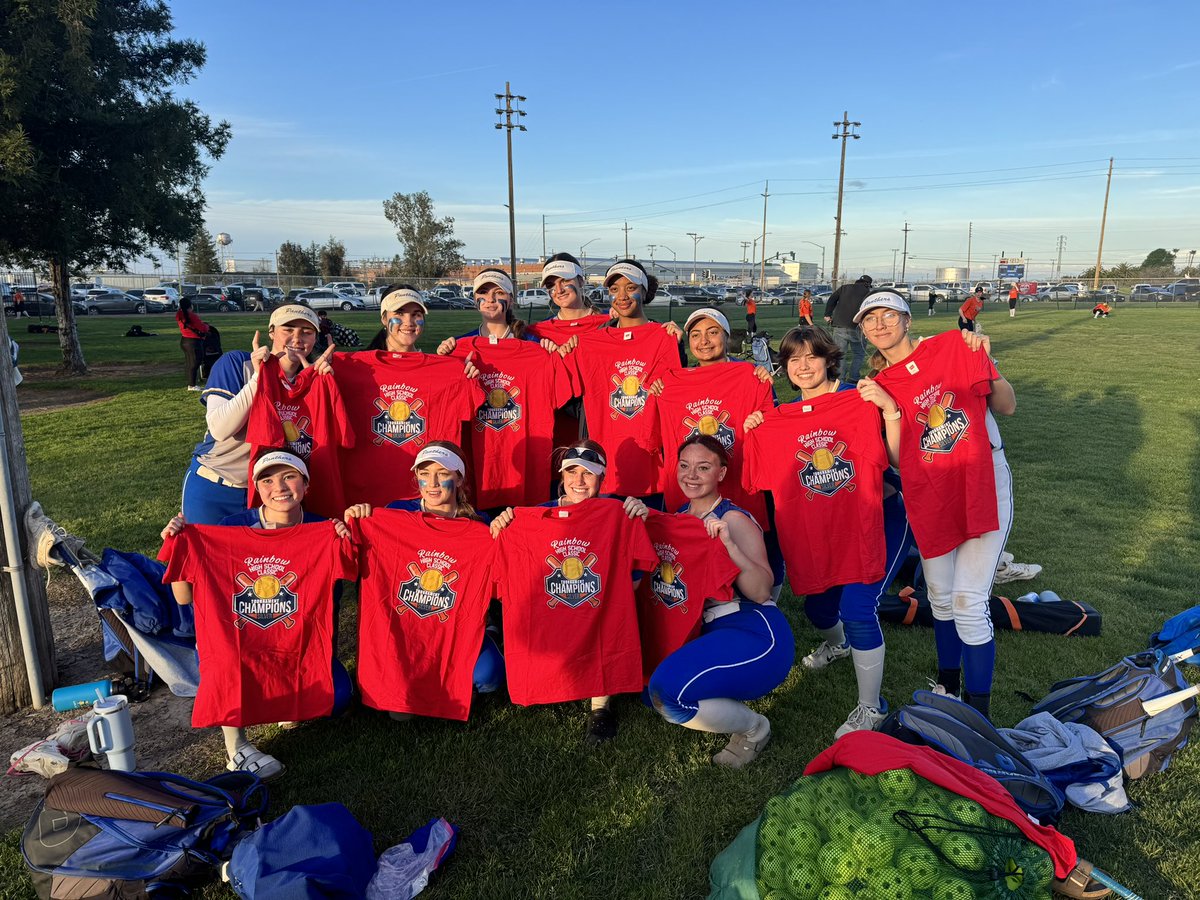 MorganKacalek's tweet photo. My high school team went 4-0 to win our pool at the Rainbow Classic High School Tournament in Modesto this weekend.  We scored 49 runs and only allowed 5, including 2 shut out games.  Looking forward to a strong season with these girls! @TMUSoftball @CSA_Athletes @Cal_Nuggets https://t.co/CcYq2u9X2P