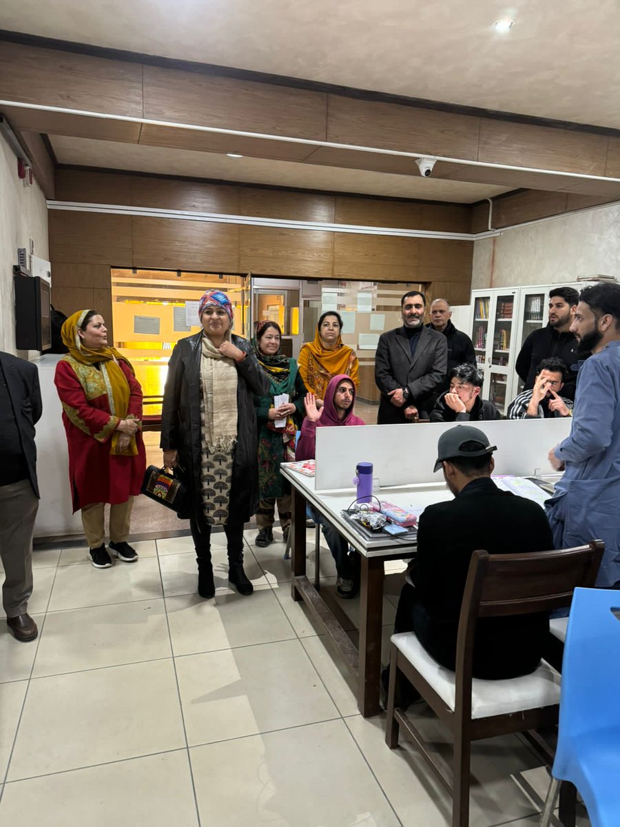 RrrlfKolkata's tweet photo. Ms. @Mugdhareads, Joint Secretary to the @MinOfCultureGoI visited SPS Central Library, Srinagar. Deputy Director, Libraries &amp; Research, Government of J&amp;K welcomed her. Prof. B V Sharma, DG, RRRLF was also present. The library is one of the beneficiaries of @RrrlfKolkata in J&amp;K. https://t.co/ToTSLW47oe
