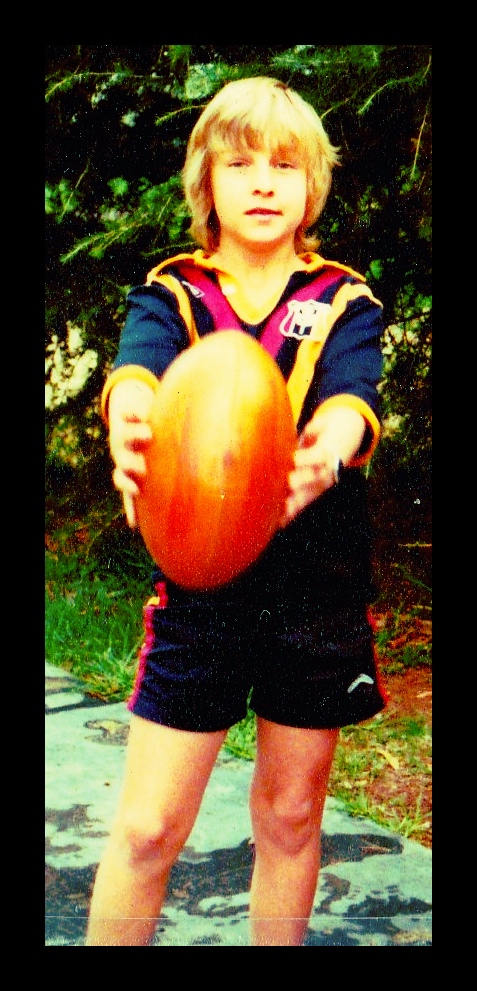 sageofstones's tweet photo. This was a massive part of my childhood - such amazing memories.
Yep, even as an 8 year old kid, I was all about the 11.
#ArncliffeScots #RugbyLeague #NumberEleven https://t.co/QwgOr5zD33