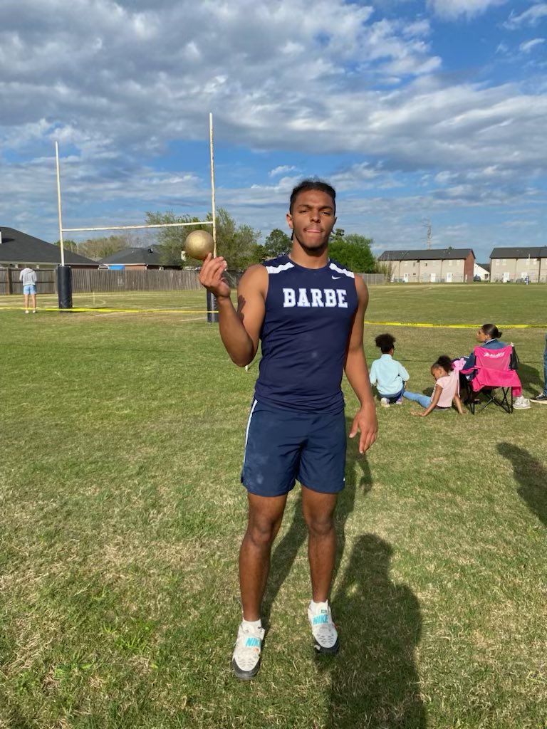 tremikey3's tweet photo. First time throwing shot. Finished first with a throw of 44’8 #justgettingstarted https://t.co/MbrD3PT1oL