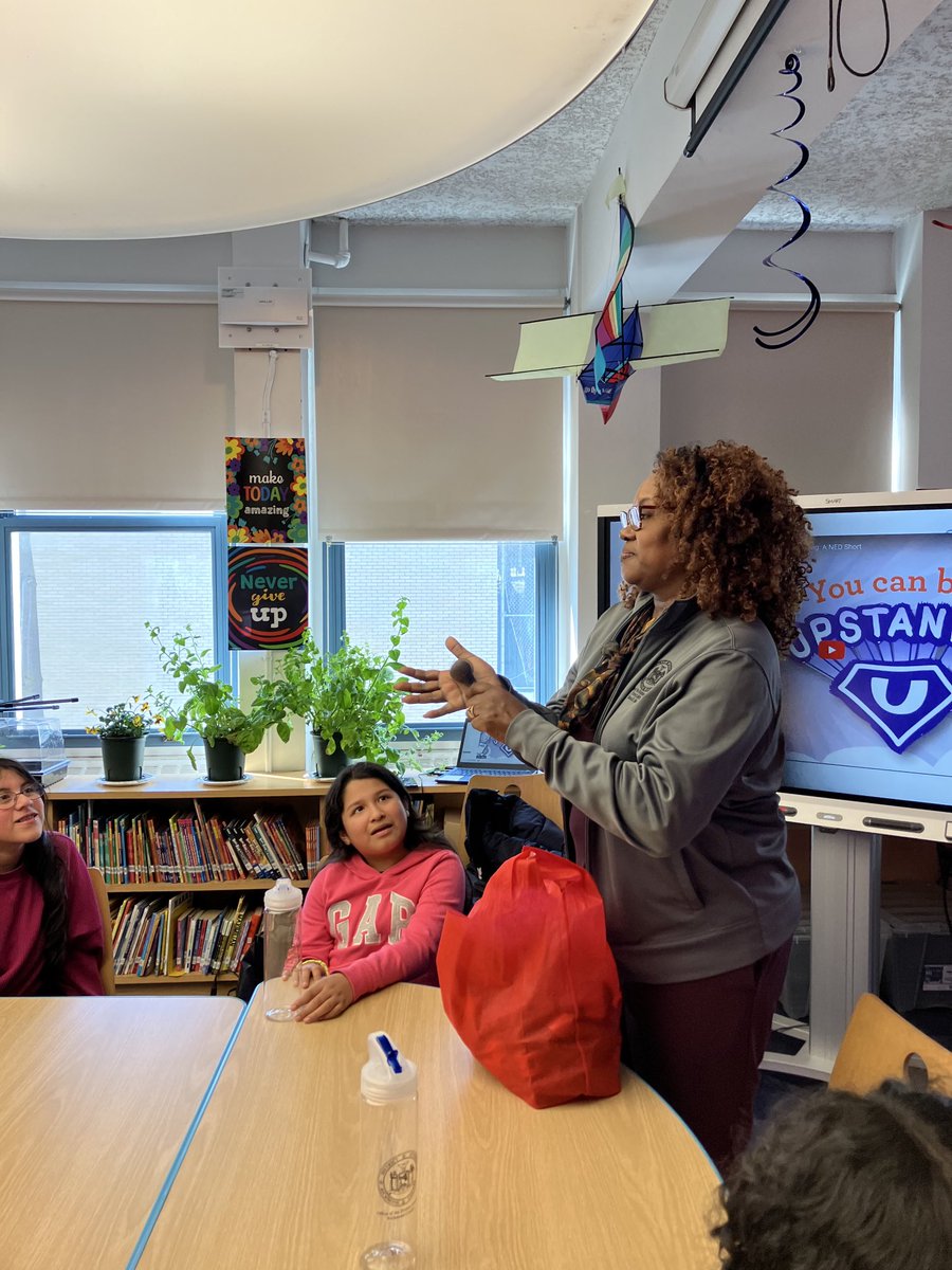 Thank you ⁦@StatenIslandDA⁩ Agnes McBeth for helping us celebrate Women’s Day with a great message to help our community combat bullying and continue to be #mysisterskeeper ⁦@PS16School⁩ ⁦@PS10FortHill⁩ ⁦@MSKSID31⁩