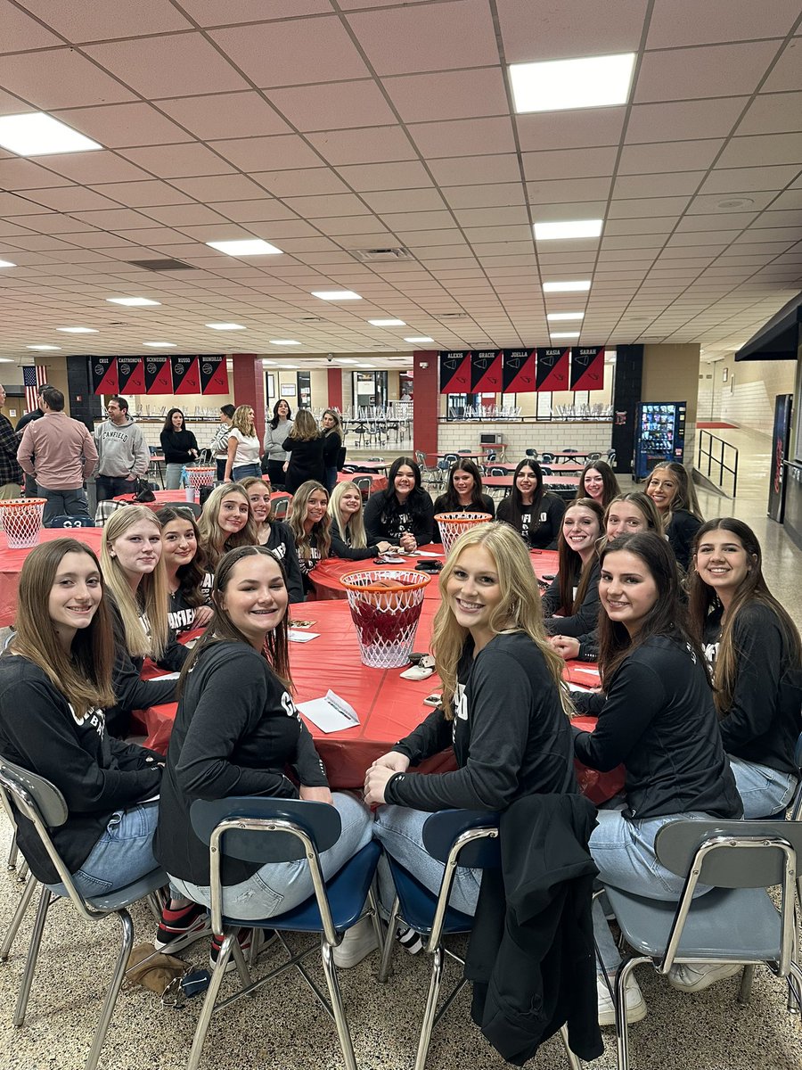 CardsLadyhoops's tweet photo. 2024 Basketball Banquet https://t.co/7cOt1gDcfM