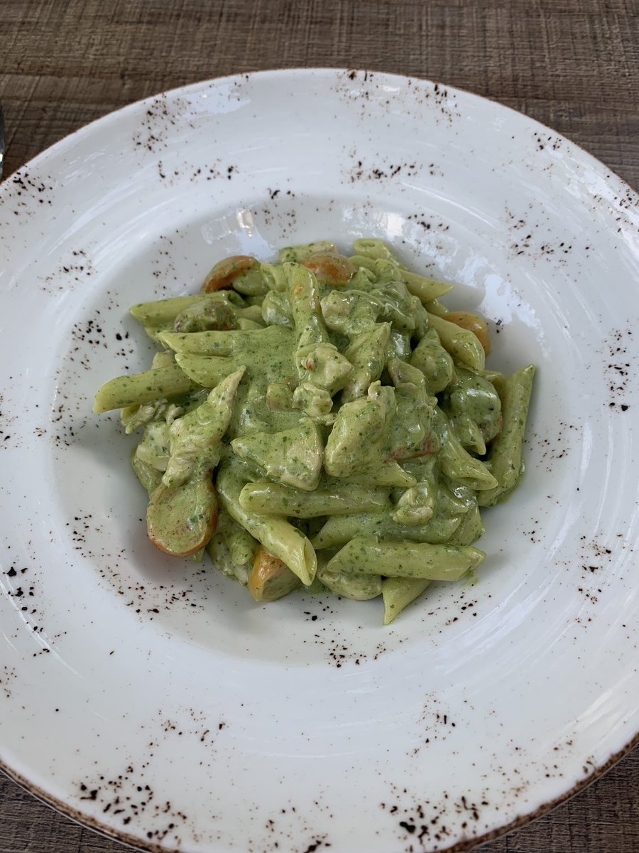benitzatejedaa's tweet photo. #lorettarestaurant π©π»βπ³ https://t.co/CnRndum2hM