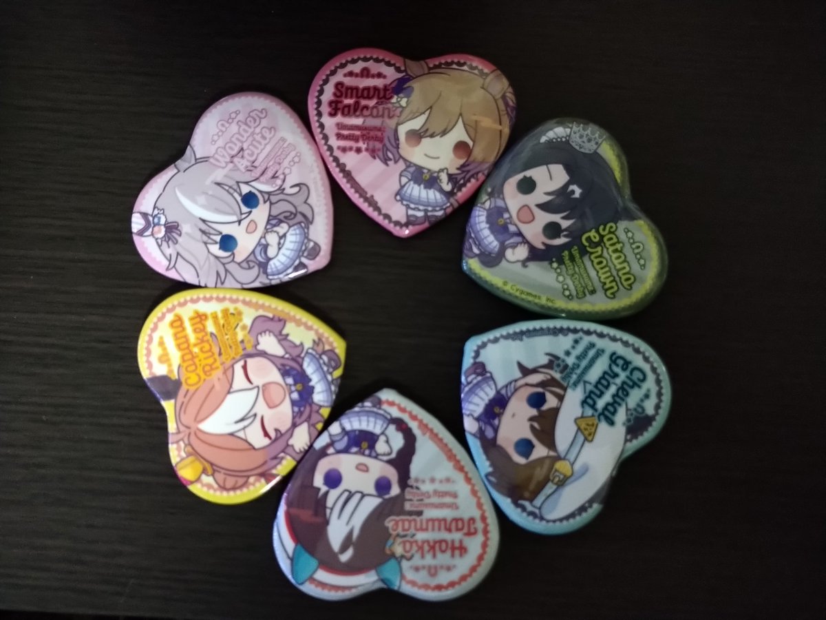 LUnatonaRU's tweet image. #ウマ娘  #Cystore

缶バッジコレクション2弾きた！！
シュヴァちとリッキーのテンション差が激しいwww
このデフォルメめっちゃ好きなんだけど、描いてる人誰なんだろう？？