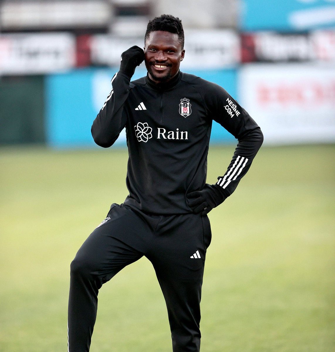 iykiBesiktasVar's tweet photo. Daniel Amartey: "Beşiktaş taraftarlarını mutlu etmemiz gerekiyor, ne yapmamız gerekiyor? https://t.co/NZJCKDKeAM
