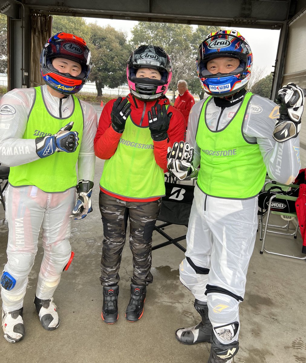 Luna__44's tweet image. 極寒☔️の中BRIDGESTONEさんのS23試乗会inつくば1000で先導させて頂きました！！！
フルウェットでも普通に走れるのが凄すごすぎる！怖くない！
そして初R7!!!!!!