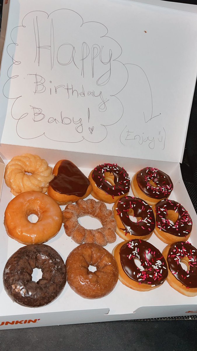 EmilyRe73056068's tweet photo. 2.25.24 sweet treat the love of my life’s bday🍩 Love celebrating you honey💖 https://t.co/32fB2R9Fe0