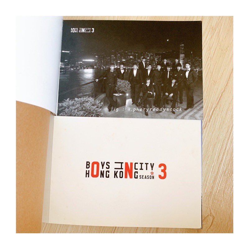 k_periphery's tweet image. WTS

Super Junior Official Goods

1. Lee Teuk 2020 SM Town Image Picket 
💰RM10

2. Boy In the Season 3 In HK
💰 RM20

3. SJ &amp;amp; Ailee Kyochon Calendar
💰 RM10

Postage : RM8

Shopee Link : shp.ee/dg6kab7

#superjunior #pasarsuperjunior @myelf_selltrade