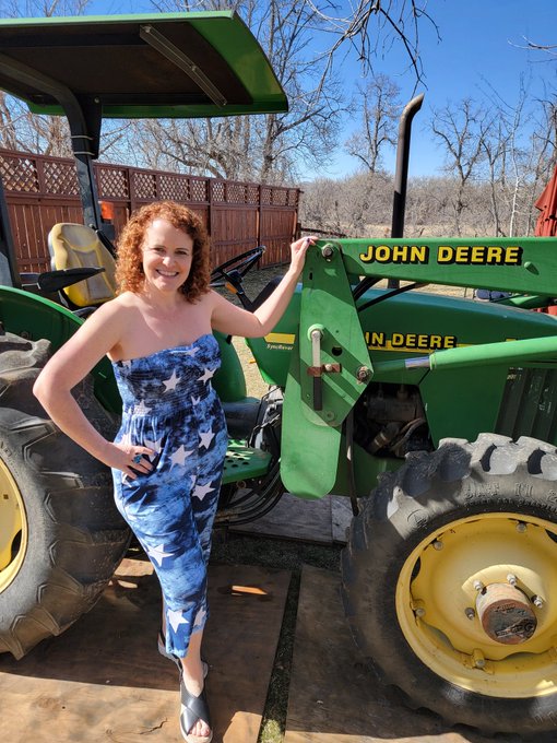 I had a wonderful time at Sunday funday.  It was a beautiful day. I walked around and played pool naked<a href="/tag/party"class="tags"><span>#party</span></a><a href="/tag/redhead"class="tags"><span>#redhead</span></a><a href="/tag/sundayfunday"class="tags"><span>#sundayfunday</span></a><a href="/tag/milf"class="tags"><span>#milf</span></a><a href="/tag/tractor"class="tags"><span>#tractor</span></a><a href="/tag/coloradogirls"class="tags"><span>#coloradogirls</span></a>