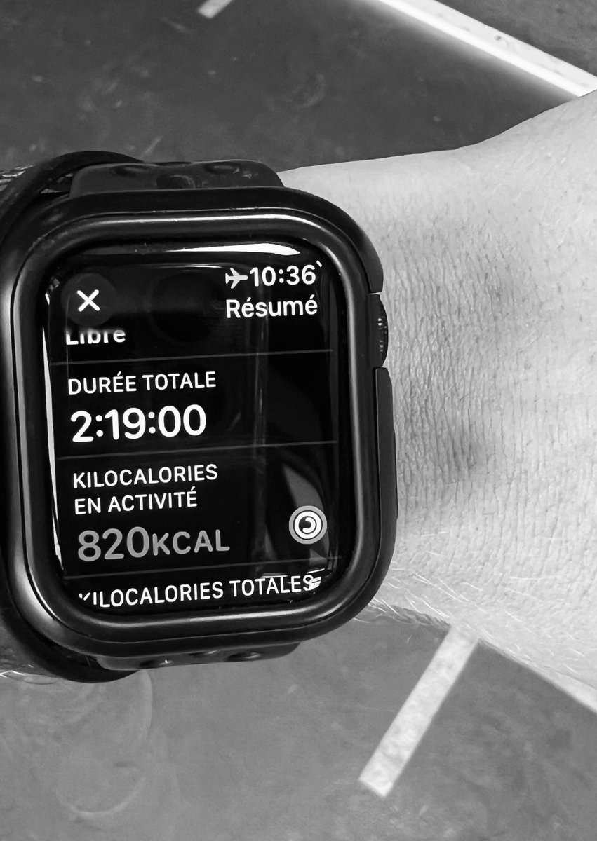 ElodieLcc's tweet photo. Commencer la journée avec une bonne séance 🙌🏼 Gratitude. C’était squat - tractions - exos muscle ups 🔥 https://t.co/fxjG3CHoMm