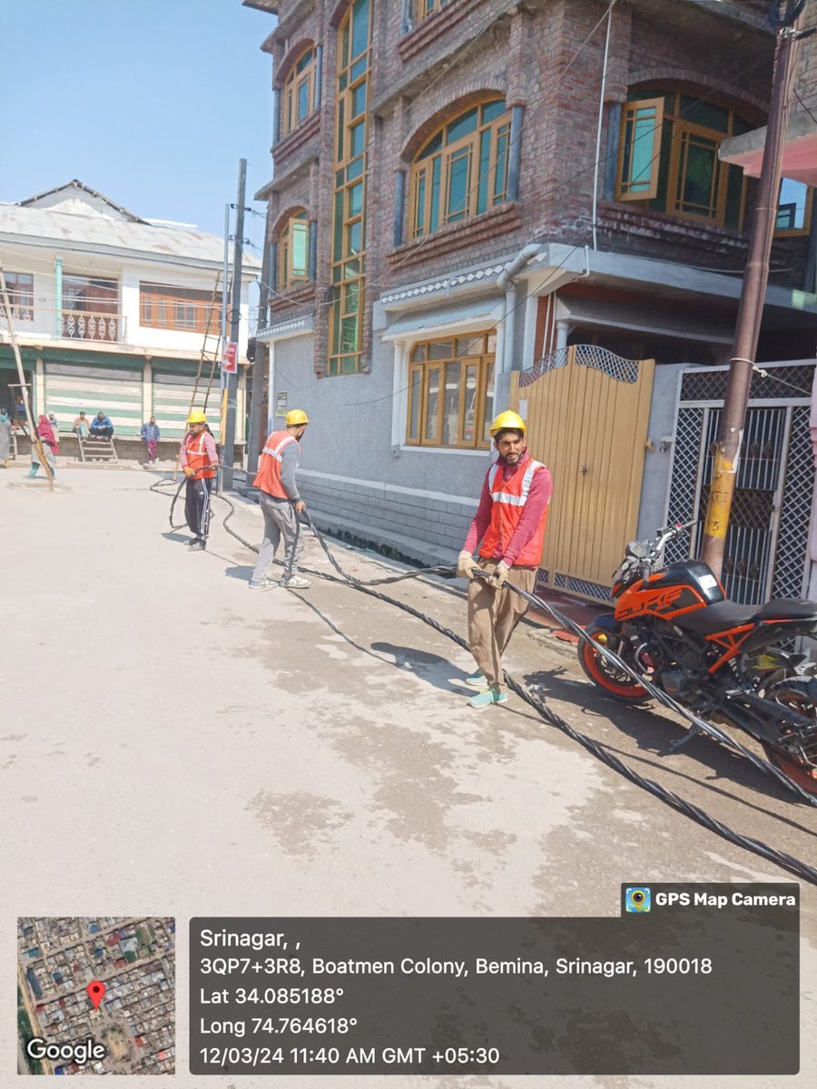 kpdcloffice's tweet photo. #RDSSWorks
100 kVA DTR connecting with 11 kV at Bemina II F1 along with LT-AB cabling; &
LT-AB stringing at Boatman Colony F-01, Bemina & Shalteng F-5, S/D Zainakote, unde the premier Loss Reduction Scheme of GoI.
@diprjk @OfficeOfLGJandK @Raj576113 @mussarat_zia https://t.co/TLHvvurx7O