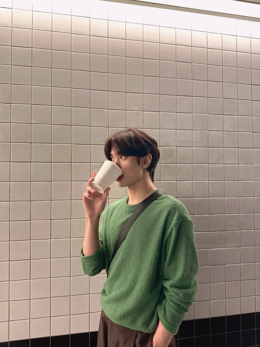 ATBO_members's tweet photo. [#류준민]
저기..제가..많이 좋아하는데
저는 어때여?!

#ATBO #에이티비오
#RyuJunmin https://t.co/UdAR471UqI