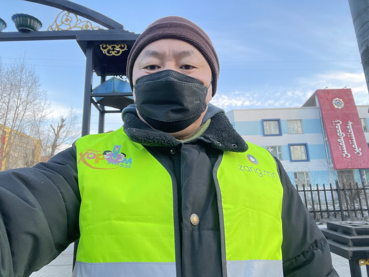 erdene_4455's tweet photo. Хонины ээлжтэй өглөө байлаа. Дэмий шахуу зогсохоор гээд 7.30-9.30 хооронд гэрлэн дохио зөрчиж буй автомашиныг тоолж үзлээ. Хоёрхон цагт 148 автомашин улаан гэрлээр орж бна. Дүрэм журам мөрдөхгүй бол юу ч санаачлаад хийгээд нэмэргүй дээ. https://t.co/1SRQmxGlKV