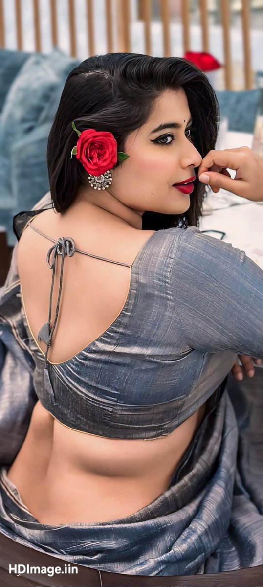 HDImage_iin's tweet photo. Hidden reason, why every guys loves to have such neighbor aunty 😉🔥😍 https://t.co/IW5zBDdf1j