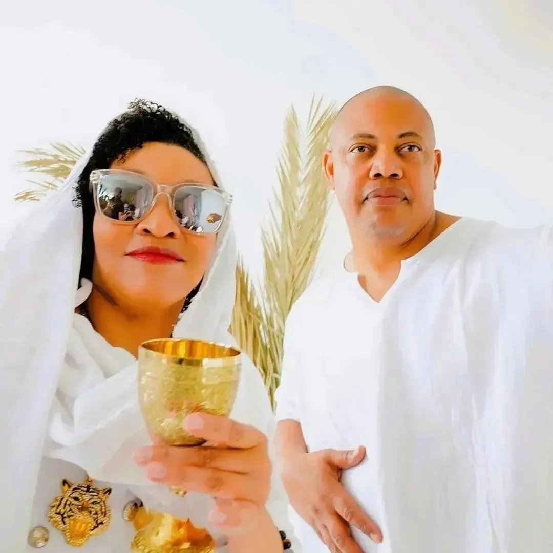 Nemesis_PO3's tweet photo. "Golden Glass" ft. @abbeyrizzle 🔥 Official Music Video Dir. @dirtydiggs 💪🏾 on YouTube now‼️⤵️ link in bio👀

https://t.co/kVFthzl6IG
Leave a comment and tell us how it hits ya🤯

Peace to @the6thtrumpet on these captures📷

#hiphop #newmusic #abstractrude #musicvideo #pureorder https://t.co/3YS1mWOKUu