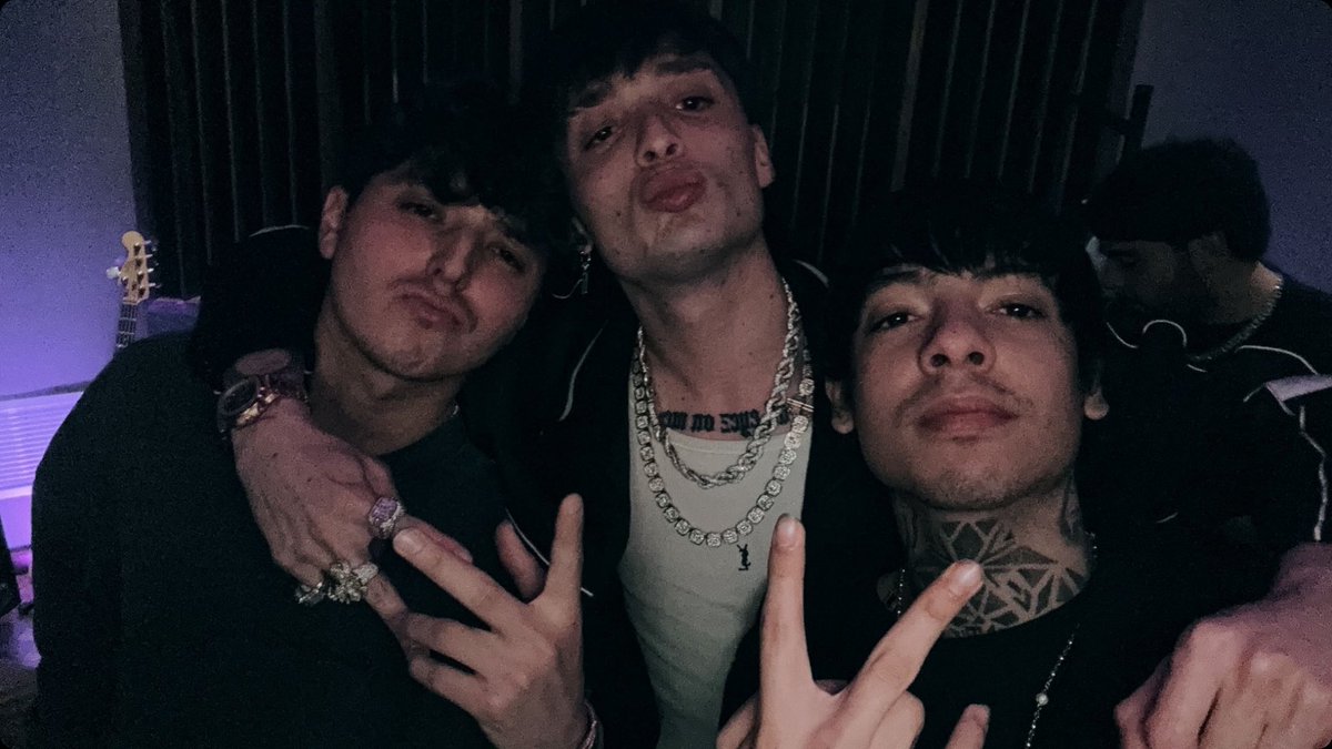 Natanael Cano junto a Peso Pluma &amp; Gabito Ballesteros. 🇲🇽😮‍💨