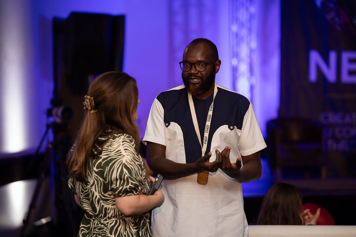 TonyWildKe's tweet photo. 124 passionate conservationists, including our founder @AnthonyTonyWild gathered at @newfafrica Fellows summit in South Africa. Honing their storytelling skills and reshaping African narratives. Join us on this journey of empowerment. #NEWF24 #AfricaRefocused #FellowsSummit https://t.co/GBZnHABGvd