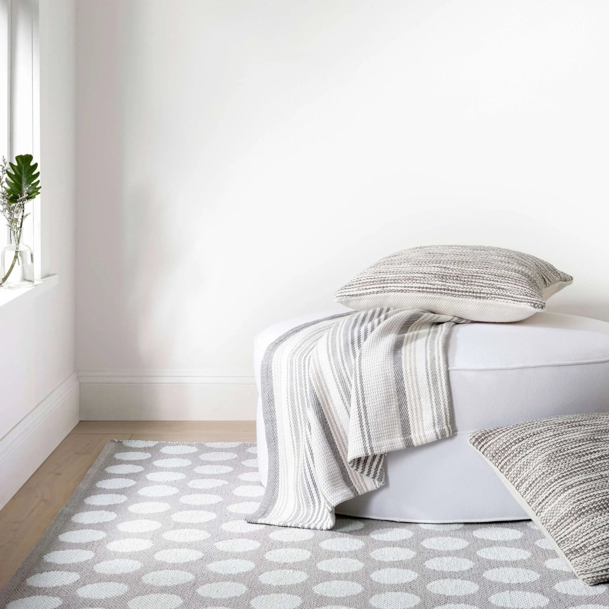 Latest_Bedding's tweet photo. GRADATION TICKING WOVEN COTTON THROW🍃
You'll never have a grey day with our latest neutral, featuring a variegated stripe in shades ranging from cream to taupe and gunmetal.
#latestbedding #cotton #cottonthrows #comforter #bedding #throw #interiordecor #homestyle #instastyle https://t.co/LSWpCMUBQm