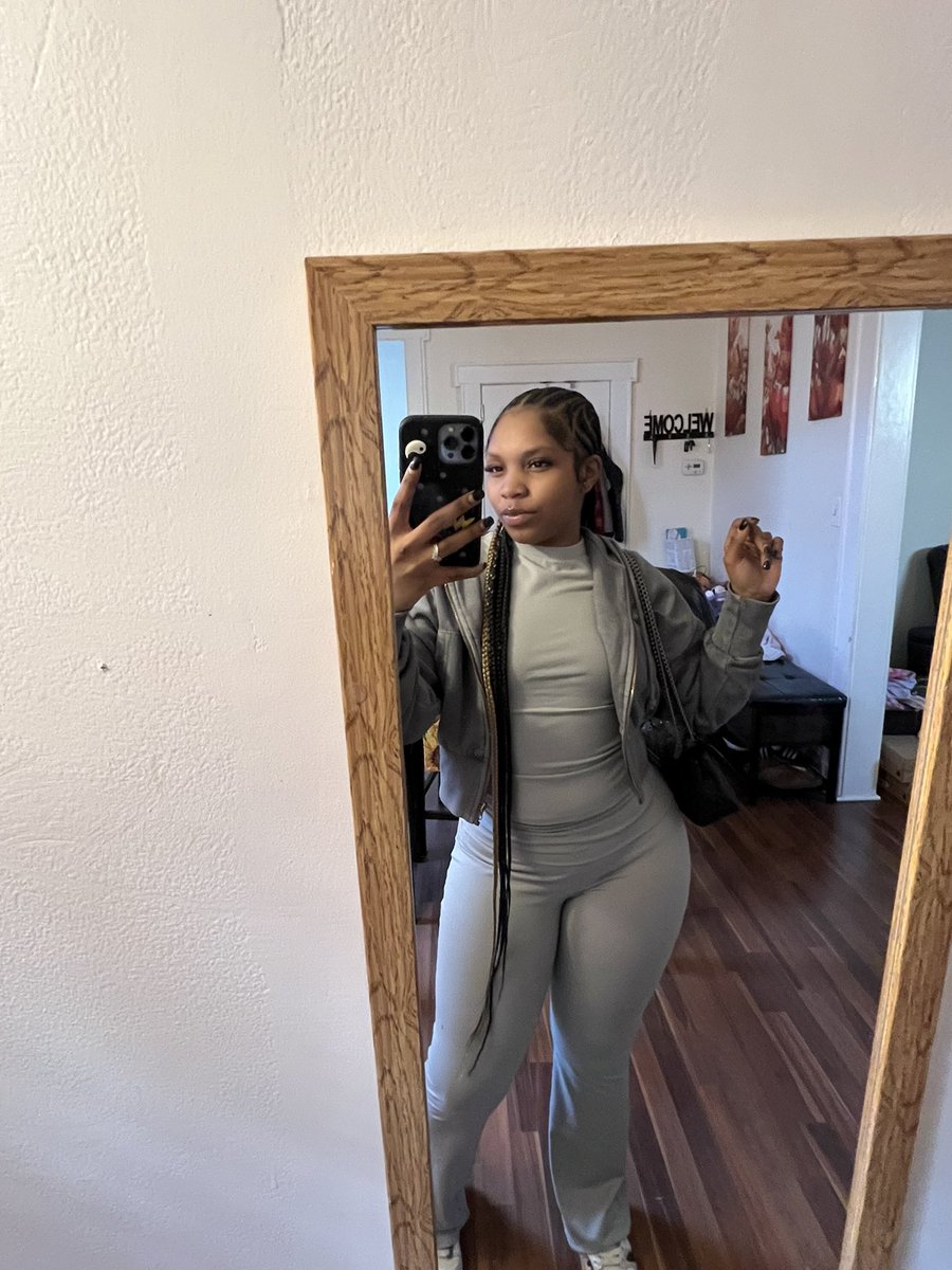 tt4shorttt's tweet image. I hate this new twitter 😵‍💫