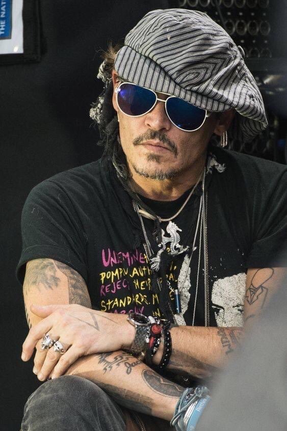 Johnny Depp you gorgeous mf