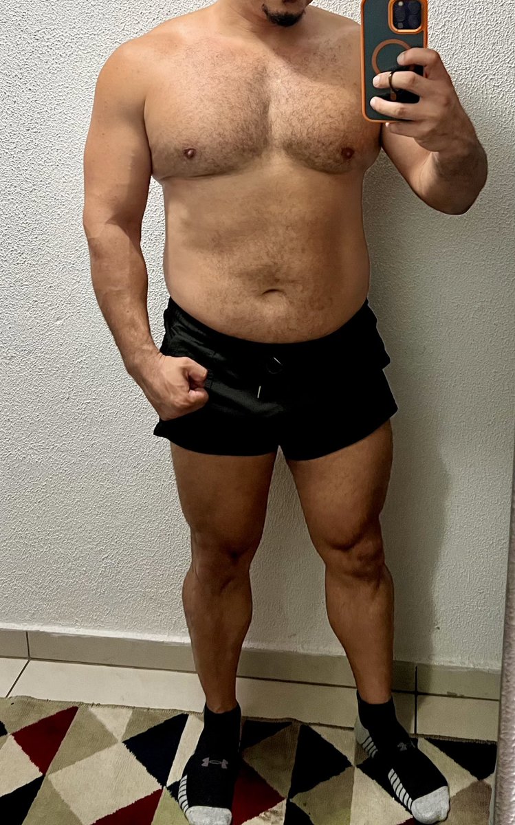 MachoAtvDomBH's tweet photo. Quem vai querer a minha meia suada? https://t.co/xFeTKU1IBI