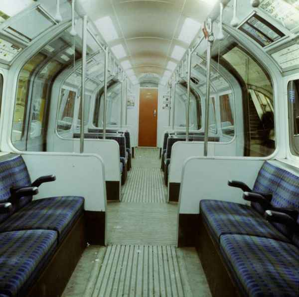 FactsTfL's tweet photo. The original Bakerloo line (1972) interior on the left. After 2-3 refurbishments spanning over half a century, it still retains its original charm – no central poles in sight. Timeless design at its best, although also a bit unpleasant... https://t.co/GLjStFHbmE