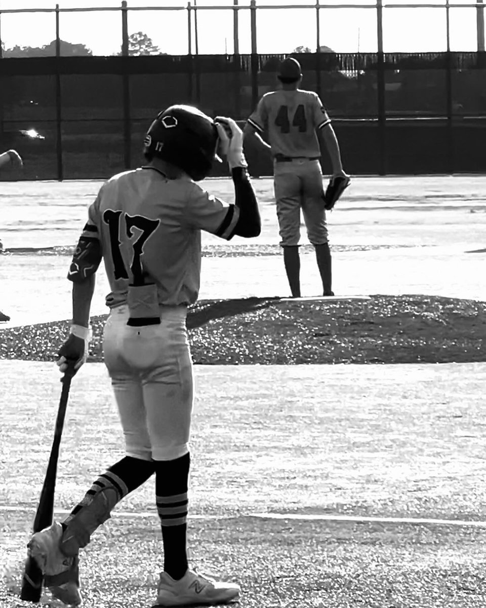 MasonSmith2028's tweet photo. Lock ๐ In
#baseball #vibes #lockin #nodaysoff #TrustTheProcess #grind #coaching #coach #d1 #sluggersquad #hustle https://t.co/WDGXpXson4
