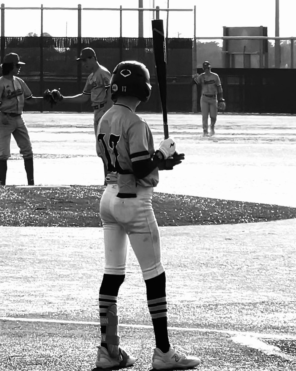 MasonSmith2028's tweet photo. Lock ๐ In
#baseball #vibes #lockin #nodaysoff #TrustTheProcess #grind #coaching #coach #d1 #sluggersquad #hustle https://t.co/WDGXpXson4