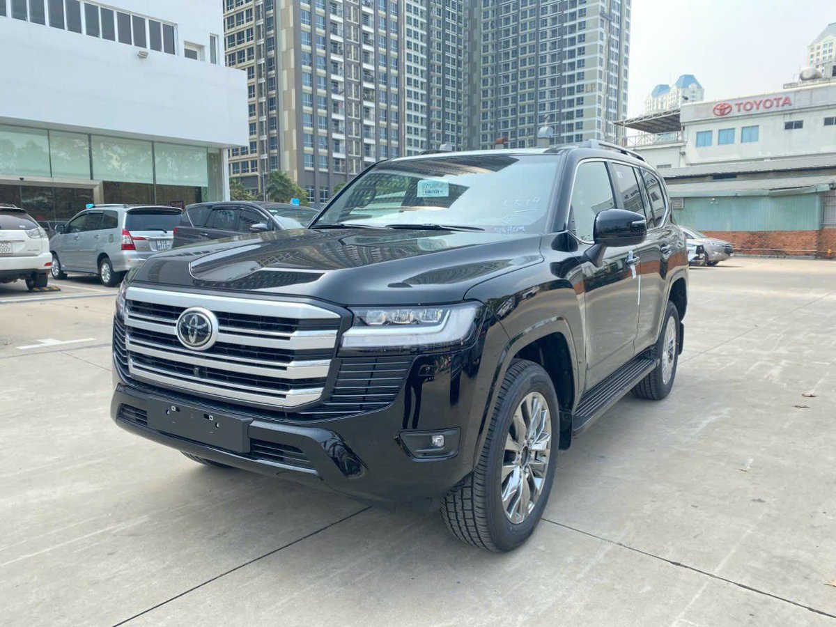NtdCars's tweet photo. Có ai ưng mẫu xe BỐ chủ tịch này không ạ 😄😄😄 https://t.co/EIZmQ9bheg