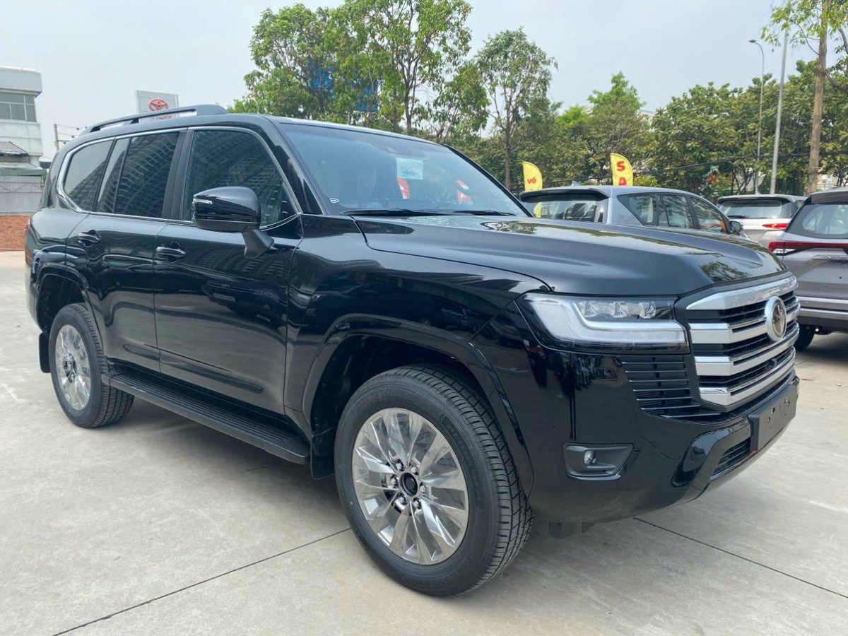 NtdCars's tweet photo. Có ai ưng mẫu xe BỐ chủ tịch này không ạ 😄😄😄 https://t.co/EIZmQ9bheg
