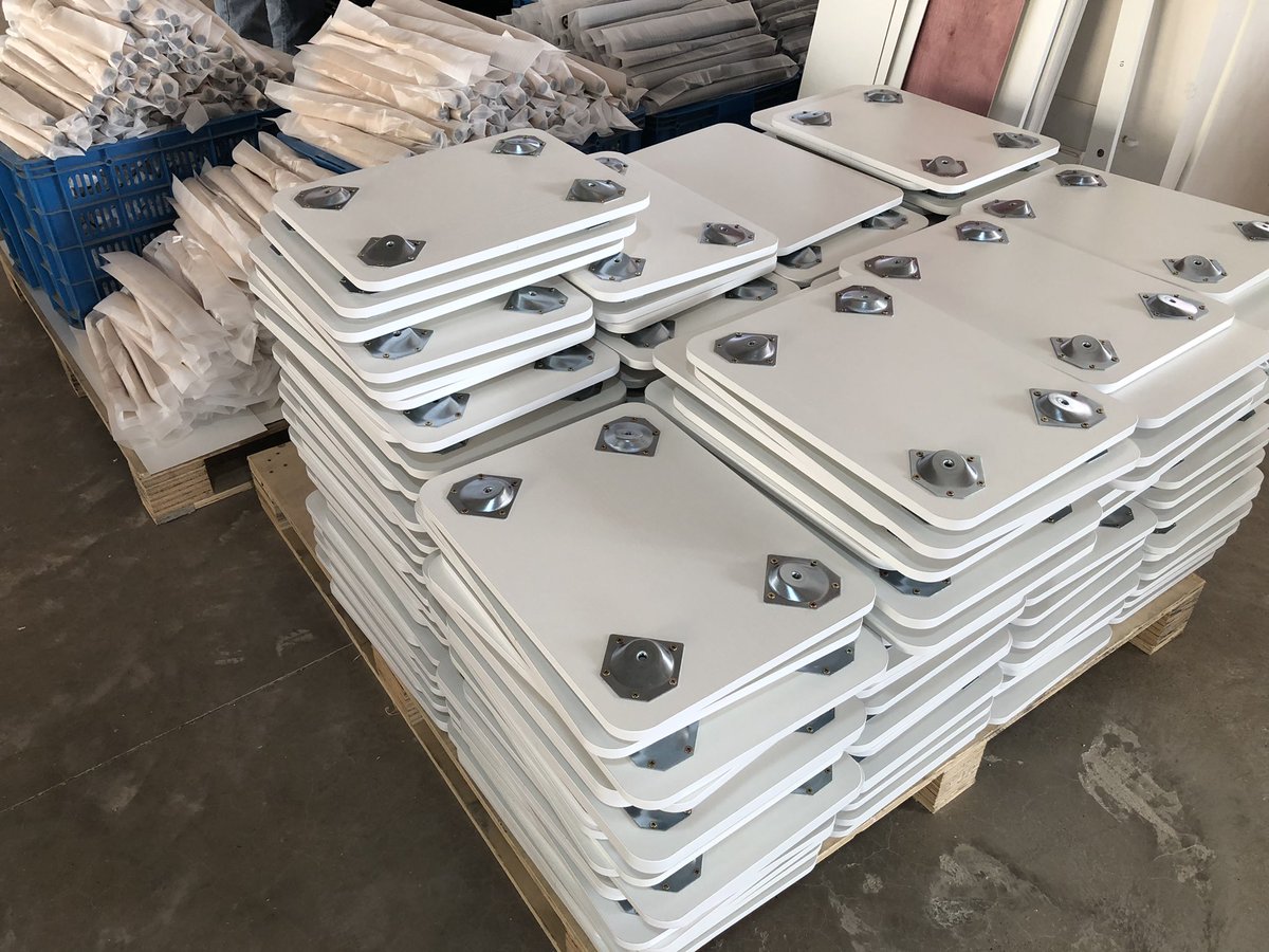 ShawnXiao001's tweet photo. Hanyee new solid wood coffee table, tiny coffee table, KD packing, easily assembled, no accessories, hot-selling in e-commerce platforms, cheap local freight #coffeetable #solidwoodtable #kdpackaging #easyassembly #tinycoffeetable #ecommerceplatform https://t.co/QVXQe43l1F
