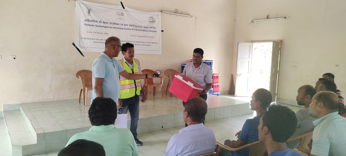 TRAINING ON “FISHERIES TECHNOLOGIES FOR ENHANCING INCOME of TRIBAL FOR BETTER LIVELIHOOD” & INPUT DISTRIBUTION at SOUTHERN MOST ISLAND @icarindia @Andaman_Admin @TribalAffairsIn @nicobartimes @Zamirahmed05 @ciari_kkaran