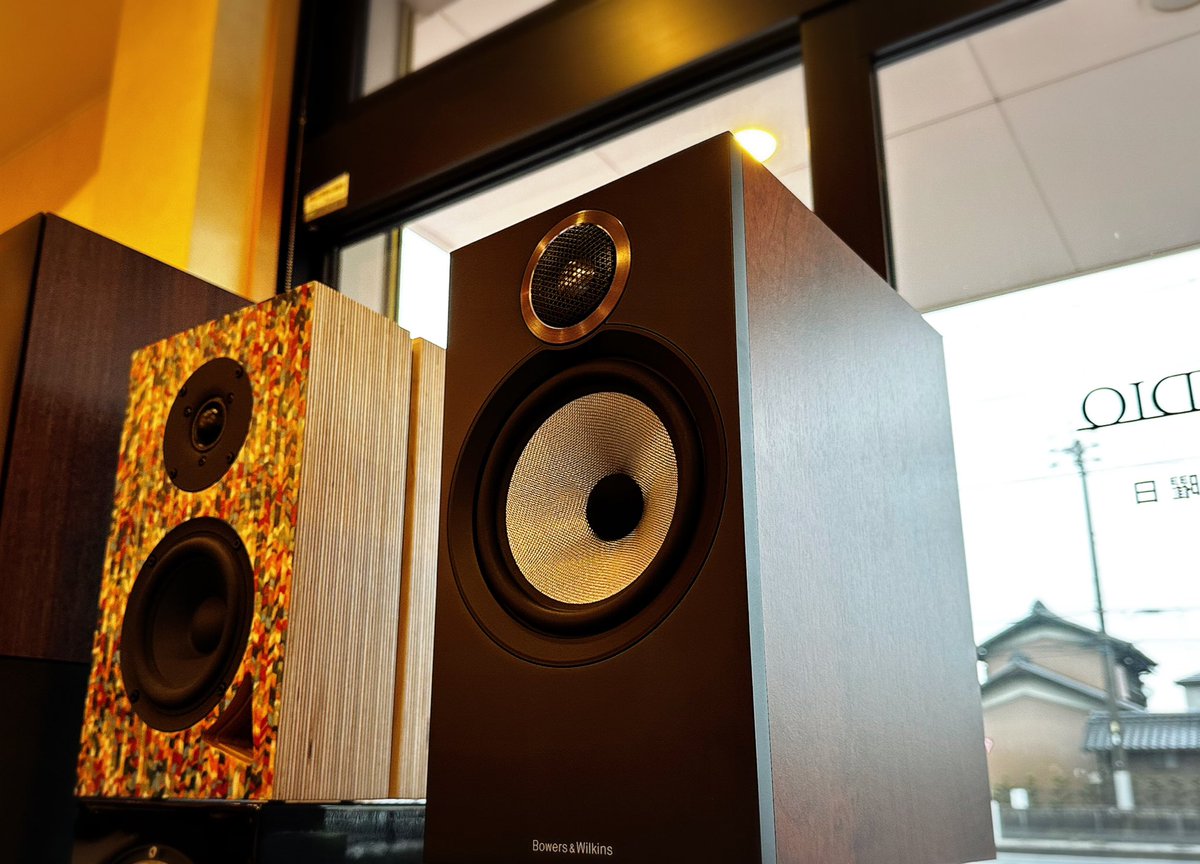 otaiaudio's tweet photo. OTAIAUDIOのペガサス☆TANAKAです。今日はB&amp;Wの606 S3を展示したので皆さんにご紹介です。一番エントリークラスである600シリーズですがさすがのB&amp;W！

解像度高くてヌケの良い高域はすばらしいですね。OTAIAUDIOでは常設展示しておりますのでみなさんぜひ遊びにいらしてください。

#OTAIAUDIO
#606S3 https://t.co/GouoQHojRk