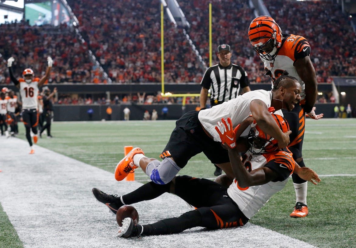 One of my favorite Joe Mixon memories was him running down the field while sidelined with an injury in Atlanta to celebrate an A.J. Green touchdown and Bengals win. September 2018, Marvin Lewis’ last season in Cincy. Photo: @SGdoesit