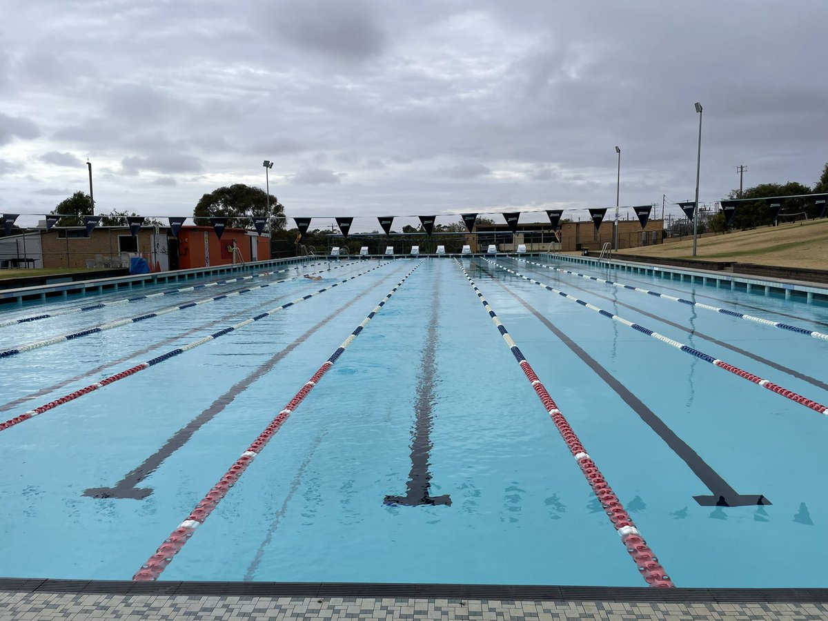 Bundogs's tweet photo. Lunch laps - overcast so nobody about - WINNING!!!!! #getinandgetwet #outsidelaps #trainingcontinues https://t.co/mQegw1UIOU