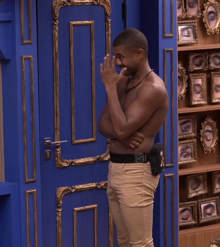 poptime's tweet photo. Diogo Defante defende Leidy na treta com o Davi:

"Pô... Davi é um zezinho confessionário msm!! kkkkkk devia caguetar geral na escola" #BBB24 https://t.co/DB5KkgZkwZ
